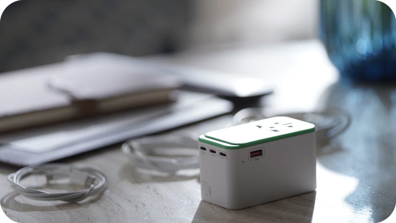 GlocalMe RoamPlug  Universal Travel Adapter